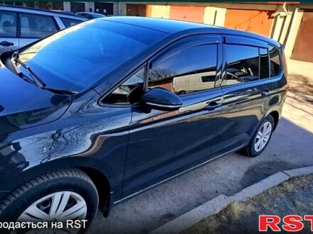 Фольксваген Туран 2019 у Жмеренке на Automoto.ua Сірий Фольксваген Туран, об'ємом двигуна 1.6 л та пробігом 229 тис. км за 15800 $, фото 1 на Automoto.ua