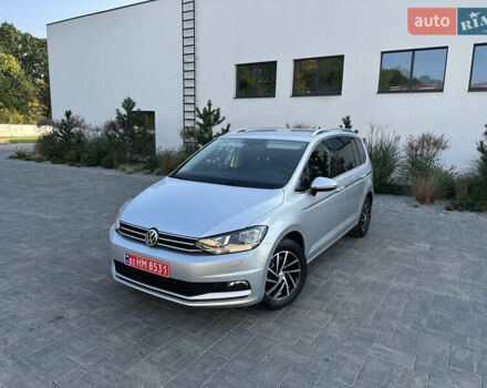 Серый Фольксваген Туран, объемом двигателя 2 л и пробегом 236 тыс. км за 19800 $, фото 1 на Automoto.ua