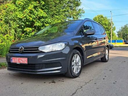 Серый Фольксваген Туран, объемом двигателя 2 л и пробегом 240 тыс. км за 17900 $, фото 1 на Automoto.ua