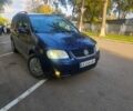 Фольксваген Туран 2003 в Голованевске на Automoto.ua Синий Фольксваген Туран, объемом двигателя 2 л и пробегом 380 тыс. км за 4700 $, фото 3 на Automoto.ua