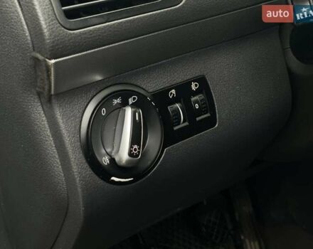 Синий Фольксваген Туран, объемом двигателя 1.9 л и пробегом 228 тыс. км за 3999 $, фото 13 на Automoto.ua