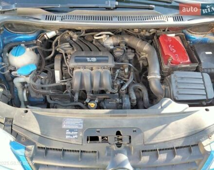 Синий Фольксваген Туран, объемом двигателя 1.6 л и пробегом 259 тыс. км за 6000 $, фото 4 на Automoto.ua