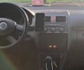 Синий Фольксваген Туран, объемом двигателя 1.6 л и пробегом 260 тыс. км за 5500 $, фото 4 на Automoto.ua