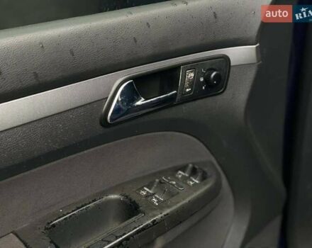 Синий Фольксваген Туран, объемом двигателя 1.9 л и пробегом 228 тыс. км за 3999 $, фото 14 на Automoto.ua