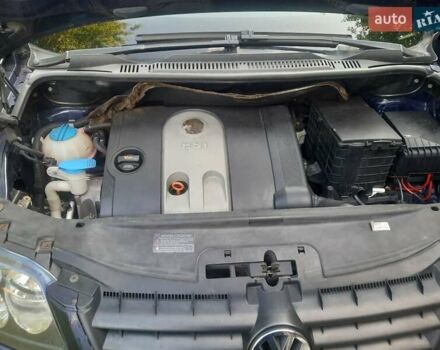 Синий Фольксваген Туран, объемом двигателя 1.6 л и пробегом 292 тыс. км за 5600 $, фото 26 на Automoto.ua