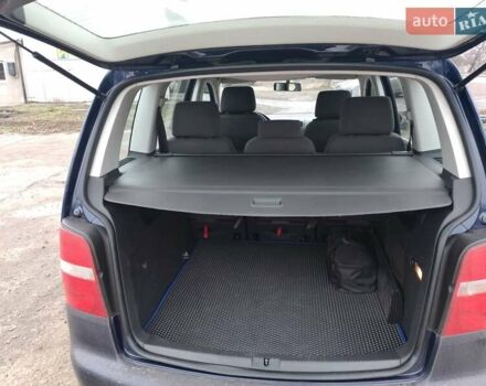 Синій Фольксваген Туран, об'ємом двигуна 1.6 л та пробігом 263 тис. км за 5200 $, фото 10 на Automoto.ua