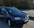 Синий Фольксваген Туран, объемом двигателя 1.9 л и пробегом 470 тыс. км за 4700 $, фото 1 на Automoto.ua