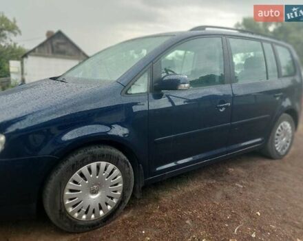 Синій Фольксваген Туран, об'ємом двигуна 1.6 л та пробігом 215 тис. км за 5800 $, фото 5 на Automoto.ua