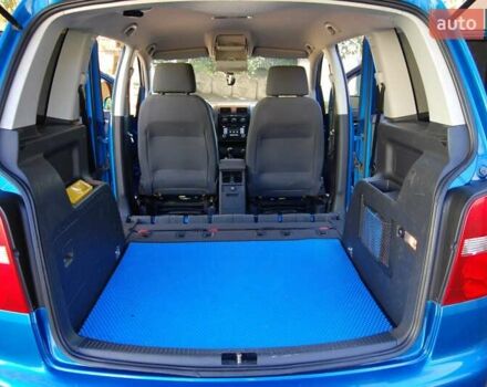 Синий Фольксваген Туран, объемом двигателя 1.6 л и пробегом 213 тыс. км за 5600 $, фото 26 на Automoto.ua