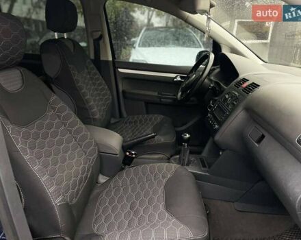 Синий Фольксваген Туран, объемом двигателя 1.9 л и пробегом 228 тыс. км за 3999 $, фото 10 на Automoto.ua