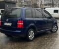 Синий Фольксваген Туран, объемом двигателя 1.9 л и пробегом 228 тыс. км за 3999 $, фото 3 на Automoto.ua