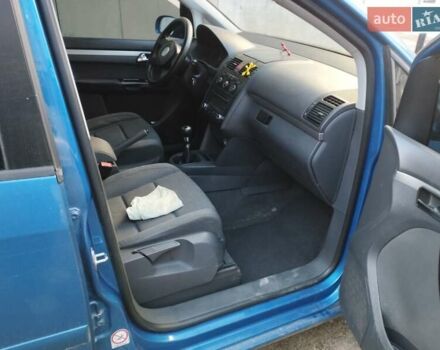 Синий Фольксваген Туран, объемом двигателя 1.9 л и пробегом 250 тыс. км за 4800 $, фото 4 на Automoto.ua