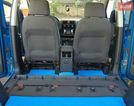 Синий Фольксваген Туран, объемом двигателя 1.6 л и пробегом 213 тыс. км за 5600 $, фото 14 на Automoto.ua