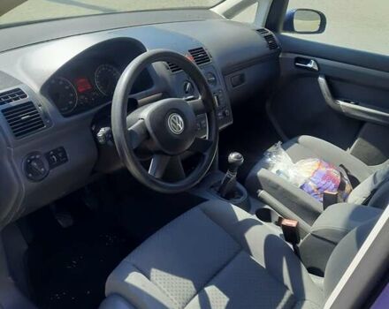 Синий Фольксваген Туран, объемом двигателя 1.6 л и пробегом 292 тыс. км за 5600 $, фото 18 на Automoto.ua