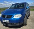 Синий Фольксваген Туран, объемом двигателя 1.6 л и пробегом 312 тыс. км за 5300 $, фото 1 на Automoto.ua