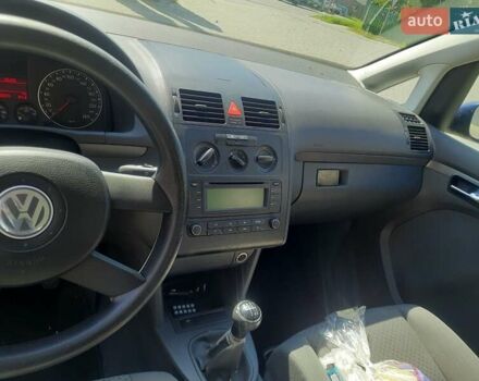 Синий Фольксваген Туран, объемом двигателя 1.6 л и пробегом 292 тыс. км за 5600 $, фото 17 на Automoto.ua