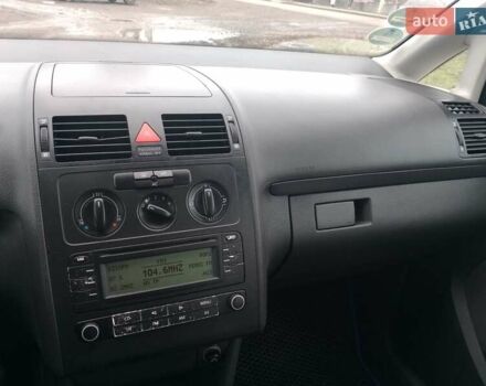 Синій Фольксваген Туран, об'ємом двигуна 1.6 л та пробігом 263 тис. км за 5200 $, фото 15 на Automoto.ua