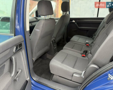 Синий Фольксваген Туран, объемом двигателя 1.6 л и пробегом 206 тыс. км за 6200 $, фото 33 на Automoto.ua