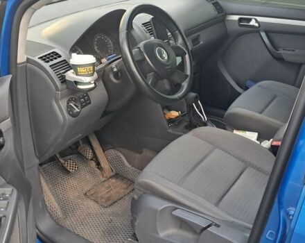 Синий Фольксваген Туран, объемом двигателя 1.6 л и пробегом 260 тыс. км за 5500 $, фото 6 на Automoto.ua