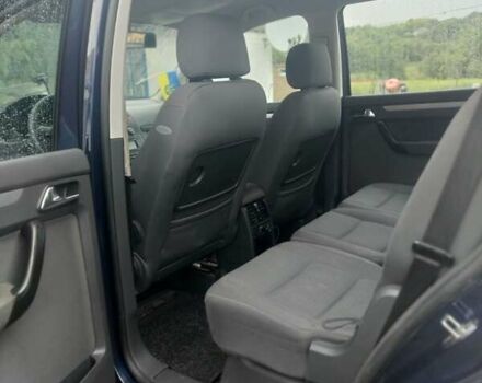 Синій Фольксваген Туран, об'ємом двигуна 1.6 л та пробігом 215 тис. км за 5800 $, фото 4 на Automoto.ua