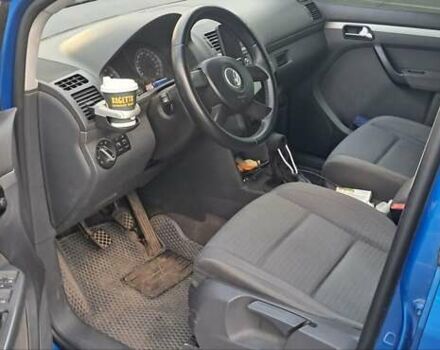 Синий Фольксваген Туран, объемом двигателя 1.6 л и пробегом 261 тыс. км за 5500 $, фото 5 на Automoto.ua