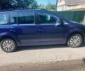 Синий Фольксваген Туран, объемом двигателя 1.6 л и пробегом 220 тыс. км за 5700 $, фото 1 на Automoto.ua