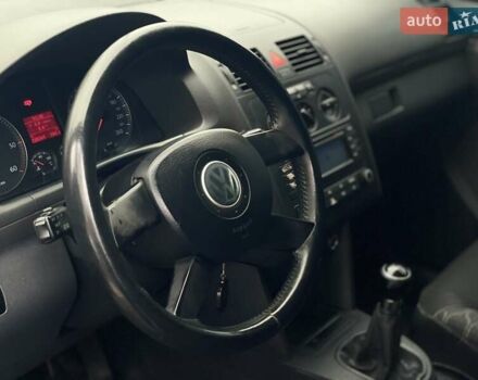 Синий Фольксваген Туран, объемом двигателя 1.9 л и пробегом 228 тыс. км за 3999 $, фото 7 на Automoto.ua