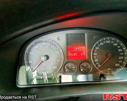 Синий Фольксваген Туран, объемом двигателя 1.6 л и пробегом 255 тыс. км за 6100 $, фото 1 на Automoto.ua