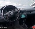 Синій Фольксваген Туран, об'ємом двигуна 1.6 л та пробігом 250 тис. км за 5399 $, фото 10 на Automoto.ua