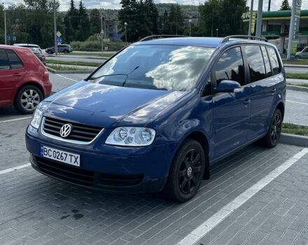 Синий Фольксваген Туран, объемом двигателя 1.6 л и пробегом 263 тыс. км за 6000 $, фото 1 на Automoto.ua