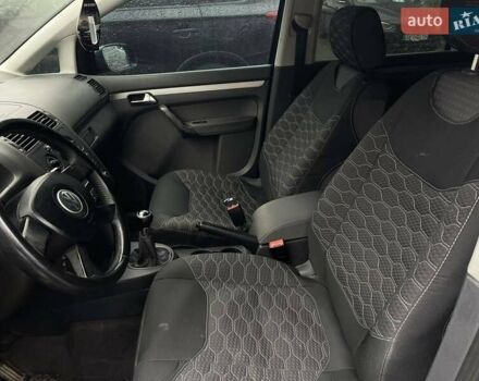 Синий Фольксваген Туран, объемом двигателя 1.9 л и пробегом 228 тыс. км за 3999 $, фото 6 на Automoto.ua