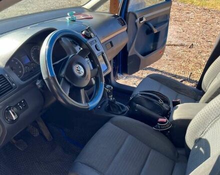 Синий Фольксваген Туран, объемом двигателя 1.6 л и пробегом 242 тыс. км за 5800 $, фото 14 на Automoto.ua