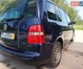 Синій Фольксваген Туран, об'ємом двигуна 1.6 л та пробігом 235 тис. км за 4900 $, фото 6 на Automoto.ua