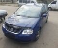 Синий Фольксваген Туран, объемом двигателя 1.6 л и пробегом 260 тыс. км за 2500 $, фото 1 на Automoto.ua