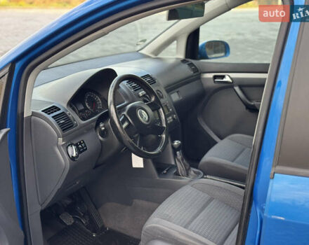 Синий Фольксваген Туран, объемом двигателя 1.6 л и пробегом 250 тыс. км за 5450 $, фото 17 на Automoto.ua