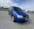 Синий Фольксваген Туран, объемом двигателя 2 л и пробегом 300 тыс. км за 4900 $, фото 4 на Automoto.ua