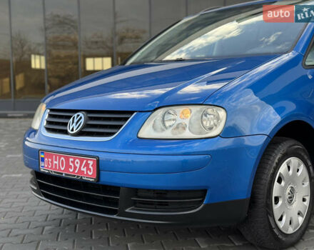 Синий Фольксваген Туран, объемом двигателя 1.6 л и пробегом 250 тыс. км за 5450 $, фото 11 на Automoto.ua