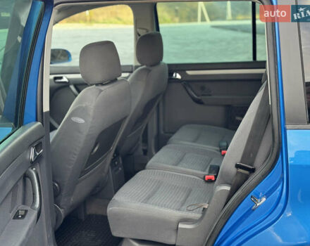 Синий Фольксваген Туран, объемом двигателя 1.6 л и пробегом 250 тыс. км за 5450 $, фото 20 на Automoto.ua