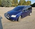 Синій Фольксваген Туран, об'ємом двигуна 2 л та пробігом 318 тис. км за 5200 $, фото 1 на Automoto.ua