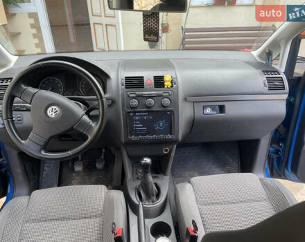 Синий Фольксваген Туран, объемом двигателя 1.6 л и пробегом 274 тыс. км за 5700 $, фото 27 на Automoto.ua