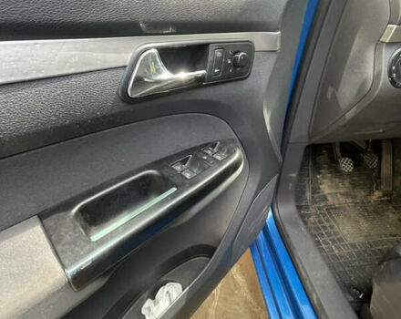 Синий Фольксваген Туран, объемом двигателя 1.6 л и пробегом 274 тыс. км за 5700 $, фото 20 на Automoto.ua