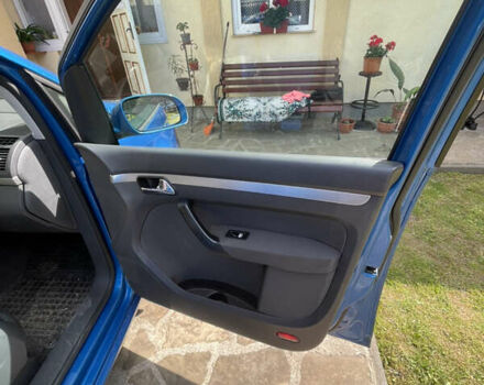 Синий Фольксваген Туран, объемом двигателя 1.6 л и пробегом 274 тыс. км за 5700 $, фото 17 на Automoto.ua