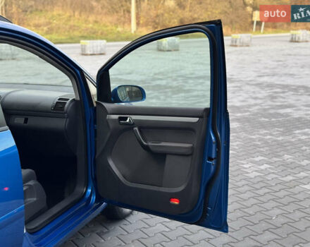 Синий Фольксваген Туран, объемом двигателя 1.6 л и пробегом 250 тыс. км за 5450 $, фото 23 на Automoto.ua