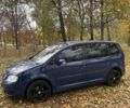 Синій Фольксваген Туран, об'ємом двигуна 1.6 л та пробігом 228 тис. км за 5500 $, фото 1 на Automoto.ua