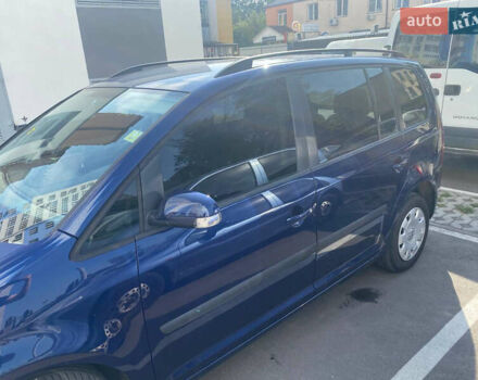 Синій Фольксваген Туран, об'ємом двигуна 1.6 л та пробігом 225 тис. км за 5700 $, фото 1 на Automoto.ua