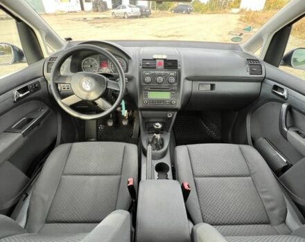 Синий Фольксваген Туран, объемом двигателя 2 л и пробегом 300 тыс. км за 2800 $, фото 9 на Automoto.ua