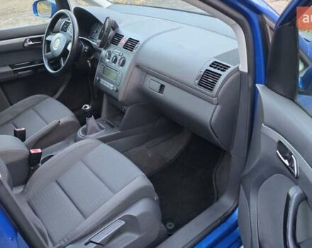 Синий Фольксваген Туран, объемом двигателя 1.6 л и пробегом 221 тыс. км за 6399 $, фото 58 на Automoto.ua