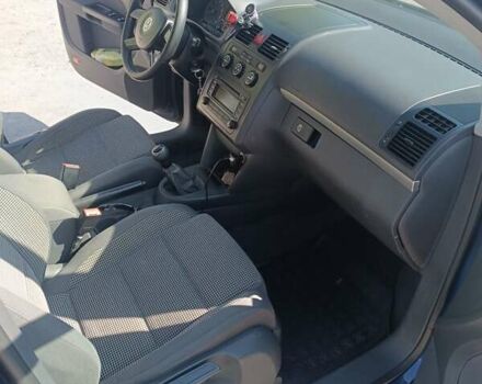 Синій Фольксваген Туран, об'ємом двигуна 1.97 л та пробігом 282 тис. км за 4600 $, фото 7 на Automoto.ua