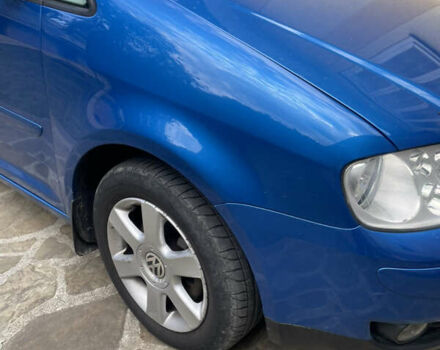 Синий Фольксваген Туран, объемом двигателя 1.6 л и пробегом 274 тыс. км за 5700 $, фото 4 на Automoto.ua