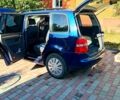 Синий Фольксваген Туран, объемом двигателя 1.6 л и пробегом 284 тыс. км за 7000 $, фото 4 на Automoto.ua